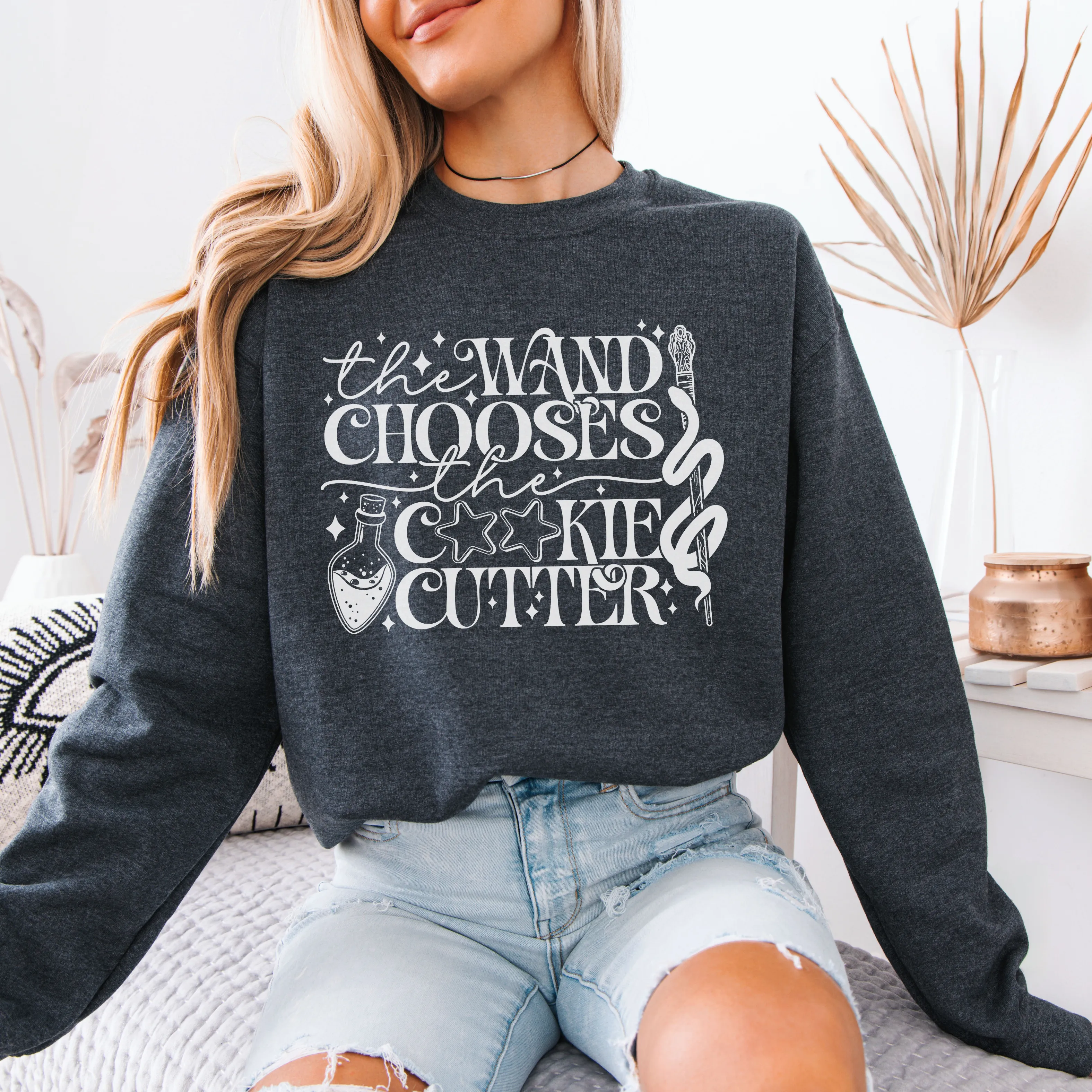 The Wand Chooses [White Design] - Sweatshirt